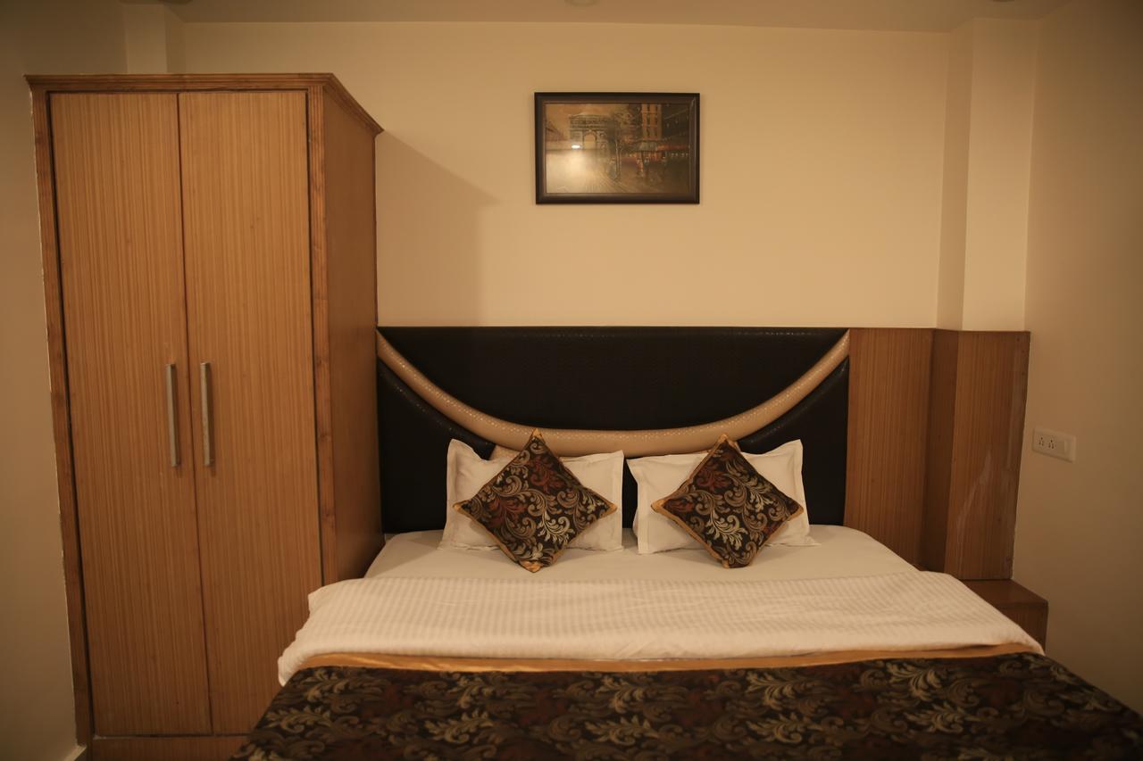 Hotel The Royal Placid Jammu Luaran gambar